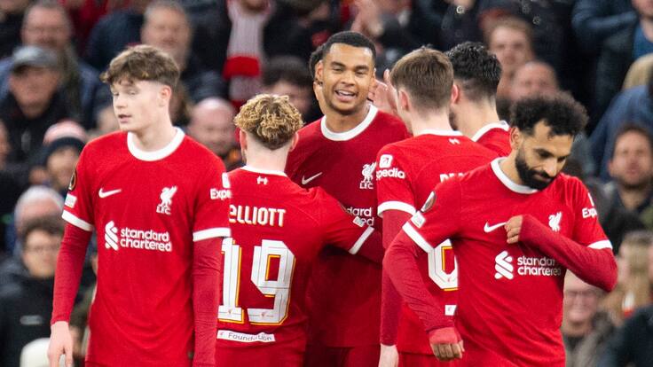 Liverpool (United Kingdom), 14/03/2024.- Cody Gakpo of Liverpool (C) celebrates with his teammates after scoring the 6-1 goal during the UEFA Europa League Round of 16, second leg soccer match between Liverpool FC and Sparta Prague, in Liverpool, Britain, 14 March 2024. (Reino Unido, Praga) EFE/EPA/PETER POWELL EDITORIAL USE ONLY. No use with unauthorized audio, video, data, fixture lists, club/league logos, &#039;live&#039; services or NFTs. Online in-match use limited to 120 images, no video emulation. No use in betting, games or single club/league/player publications.