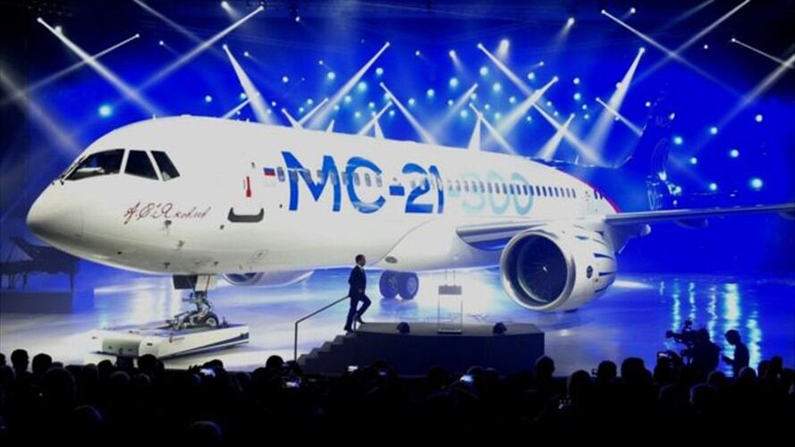 El MC-21 cubrirá distancias de 6.000 km y tiene capacidad para 211 pasajeros. Foto: AP / BBC Mundo.
