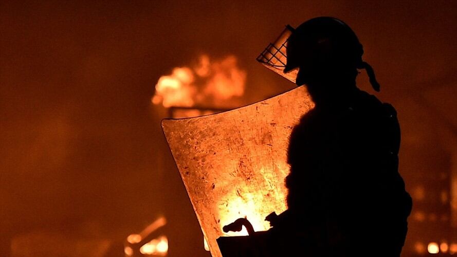 Se busca determinar si miembros de la fuerza pública tendrían responsabilidad frente a la muerte de los jóvenes Cristhian David Castillo y Jaime Alonso Fandiño. Foto: Getty Images / LUIS ROBAYO