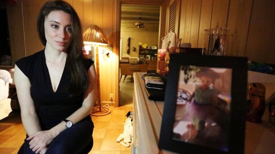 Casey Anthony tiene 30 años y su hija Caylee tendría hoy 12: "Me gusta pensar que escucharía rock clásico, practicaría deportes". Imagen tomada de BBC Mundo.