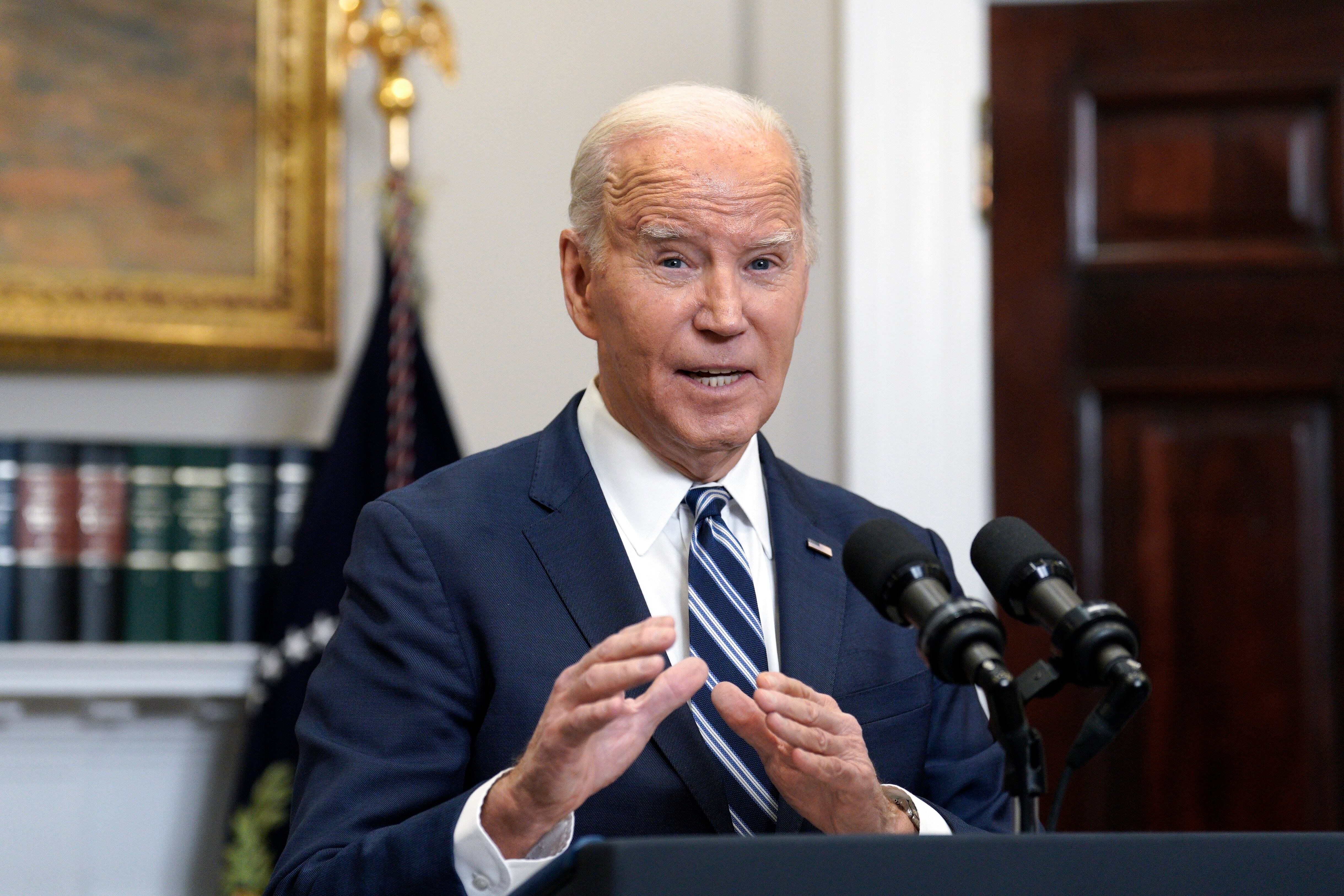 Biden está considerando imponer nuevas sanciones a Rusia por la muerte de Navalny. Foto: EFE/EPA/YURI GRIPAS / POOL