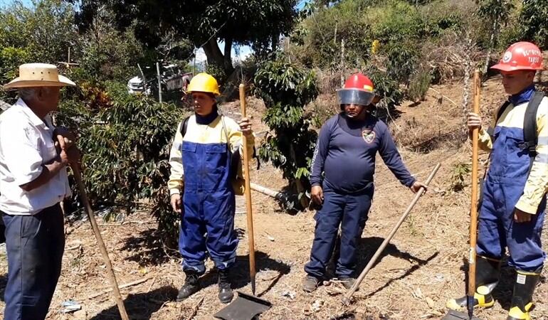 Foto: Bomberos voluntarios de Tarso