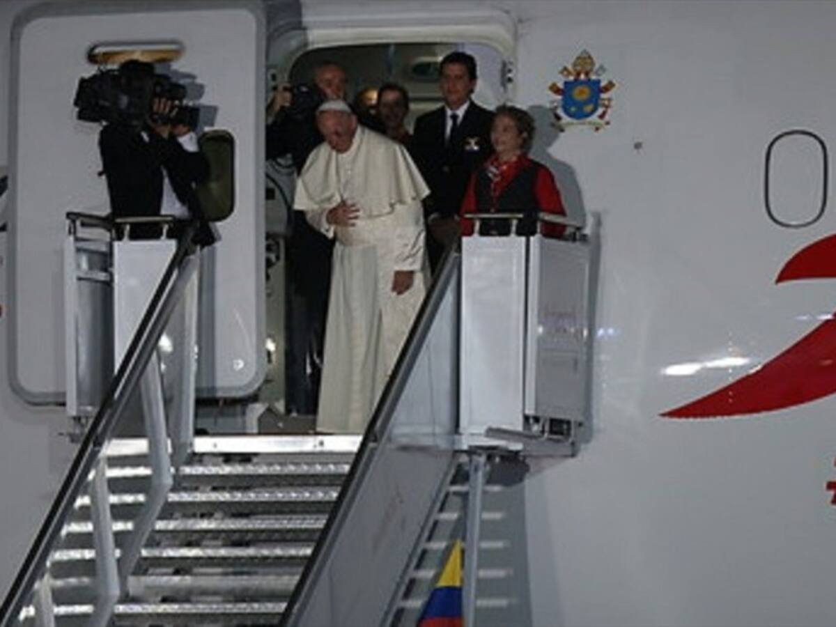 Con este conmovedor mensaje se despide el papa Francisco de Colombia