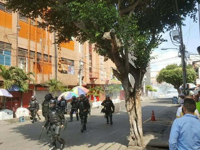 Cúcuta: varios lesionados dejó enfrentamientos entre comerciantes y el Esmad. Foto: Cortesía Eduardo Galeano