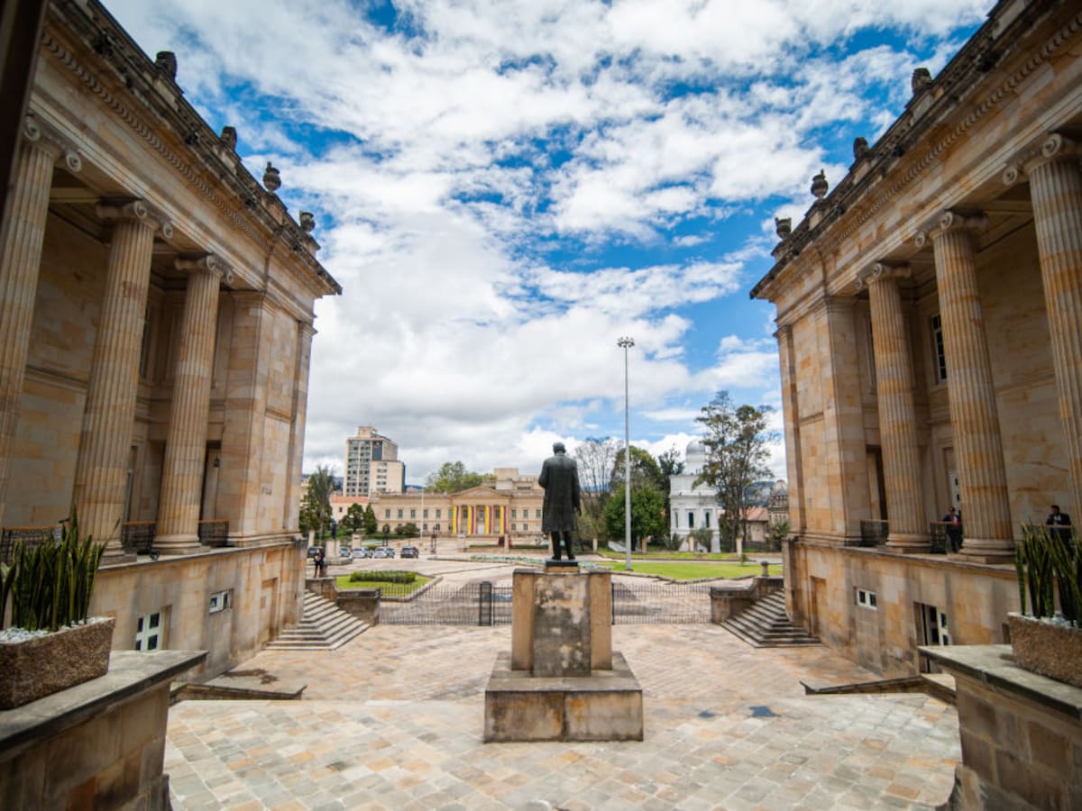 Reforma a la salud: se retrasa radicación y alertan facultades a Petro
