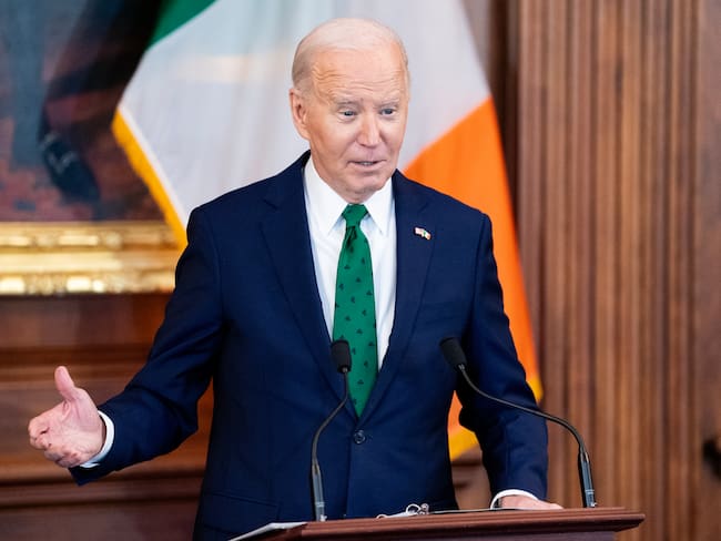 Washington (Usa), 15/03/2024.- U.S. President Joe Biden delivers remarks during the Friends of Ireland Luncheon at the U.S. Capitol in Washington in Washington D.C., USA, 15 March 2024. President Biden and Irish Taoiseach Varadkar attended the Friends of Ireland Luncheon on Capitol Hill ahead of St. Patrick&#039;s Day, which takes place 17 March. (Irlanda) EFE/EPA/NATHAN HOWARD / POOL