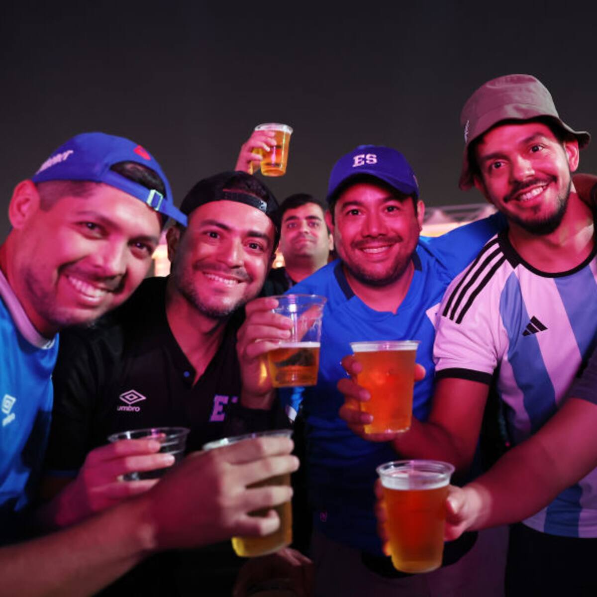 ¿Cuál es el precio de la cerveza en pesos colombianos en el Mundial de Qatar 2022?