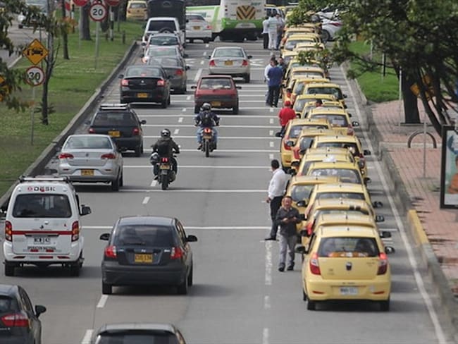 Administración Peñalosa pide a Consejo de Estado legalizar tabletas para taxis . Foto: Colprensa