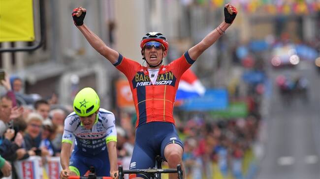 Es la primera victoria de Teuns, de 27 años, en el Critérium del Dauphiné. Foto: Getty Images
