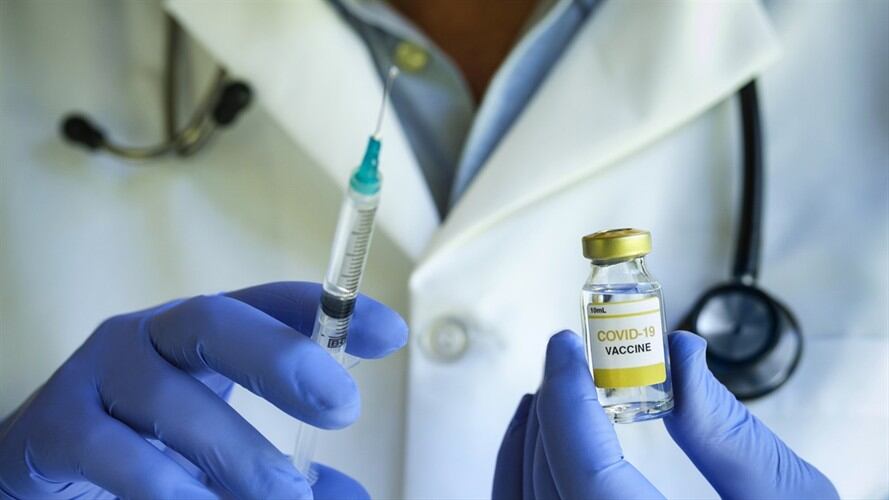 La Secretaría de Salud de Bogotá había anunciado que sería la primera ciudad del país en expedir el certificado digital de vacunación contra el COVID-19. Foto: Getty Images / TETRA IMAGES