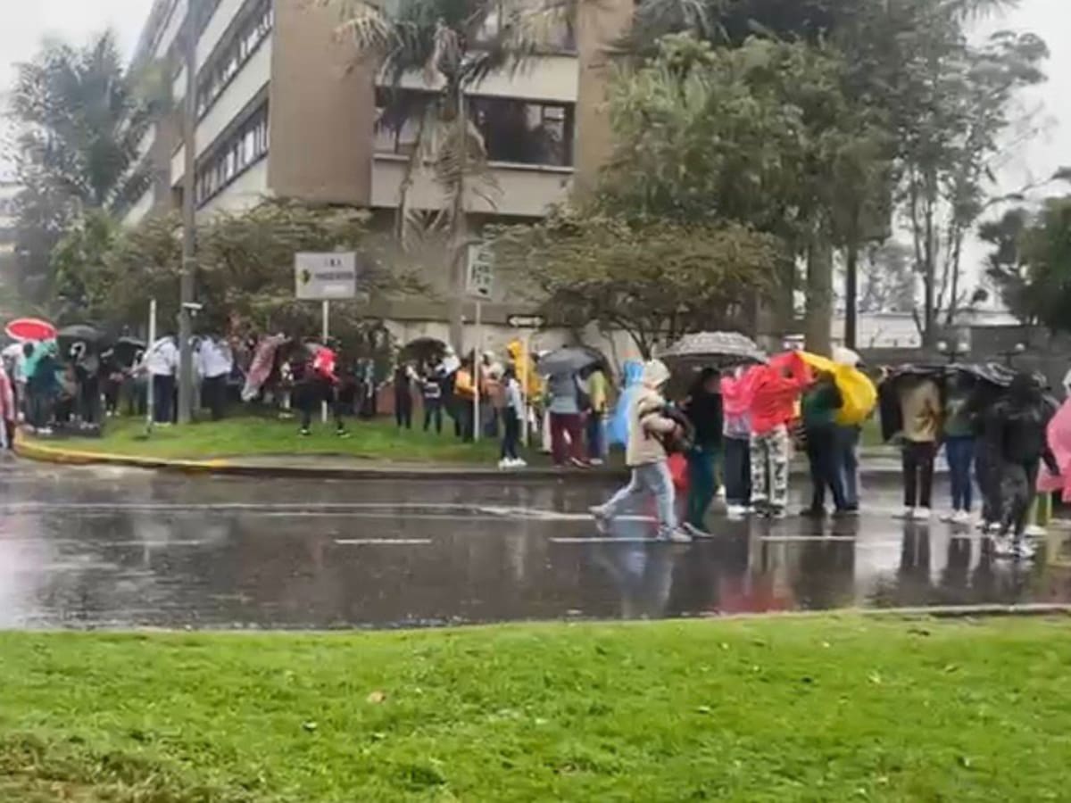 Más de 6 horas completan los bloqueos en MinEducación y ANT