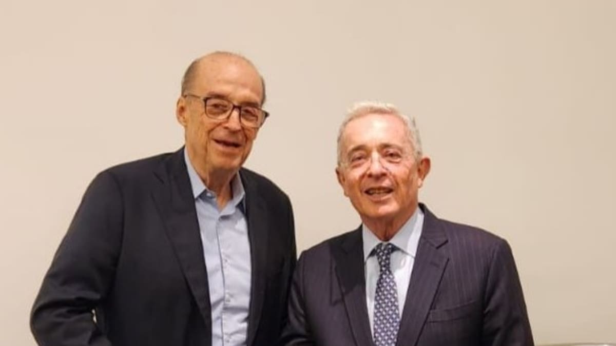 Álvaro Leyva se reunió con Uribe: “es una figura significativa de la historia de Colombia”