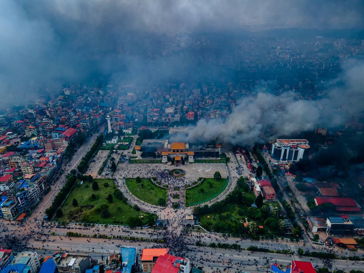 Nepal lanza búsqueda para capturar a más de 10.000 reclusos fugados durante las protestas