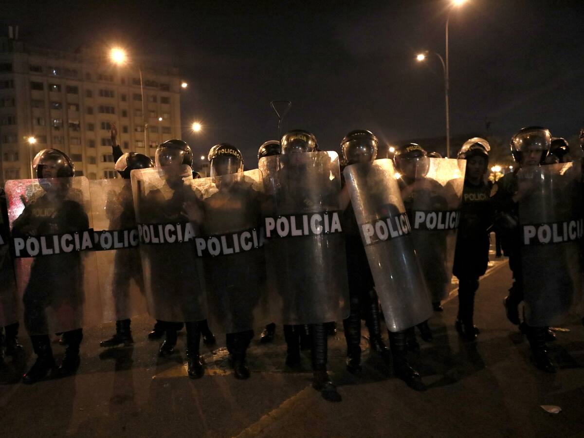 Comenzó el toque de queda nocturno en 15 provincias en Perú