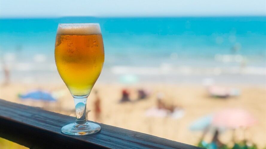 ¿Cuáles son los riesgos de tomar cerveza cuando hace calor?. Foto: Getty Images