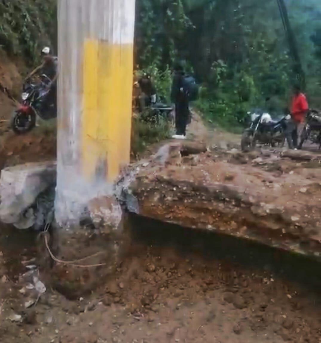 La afectación al puente Rojas Pinilla dejó incomunicados a más de 12,000 habitantes. Crédito: Red de Apoyo Cauca.