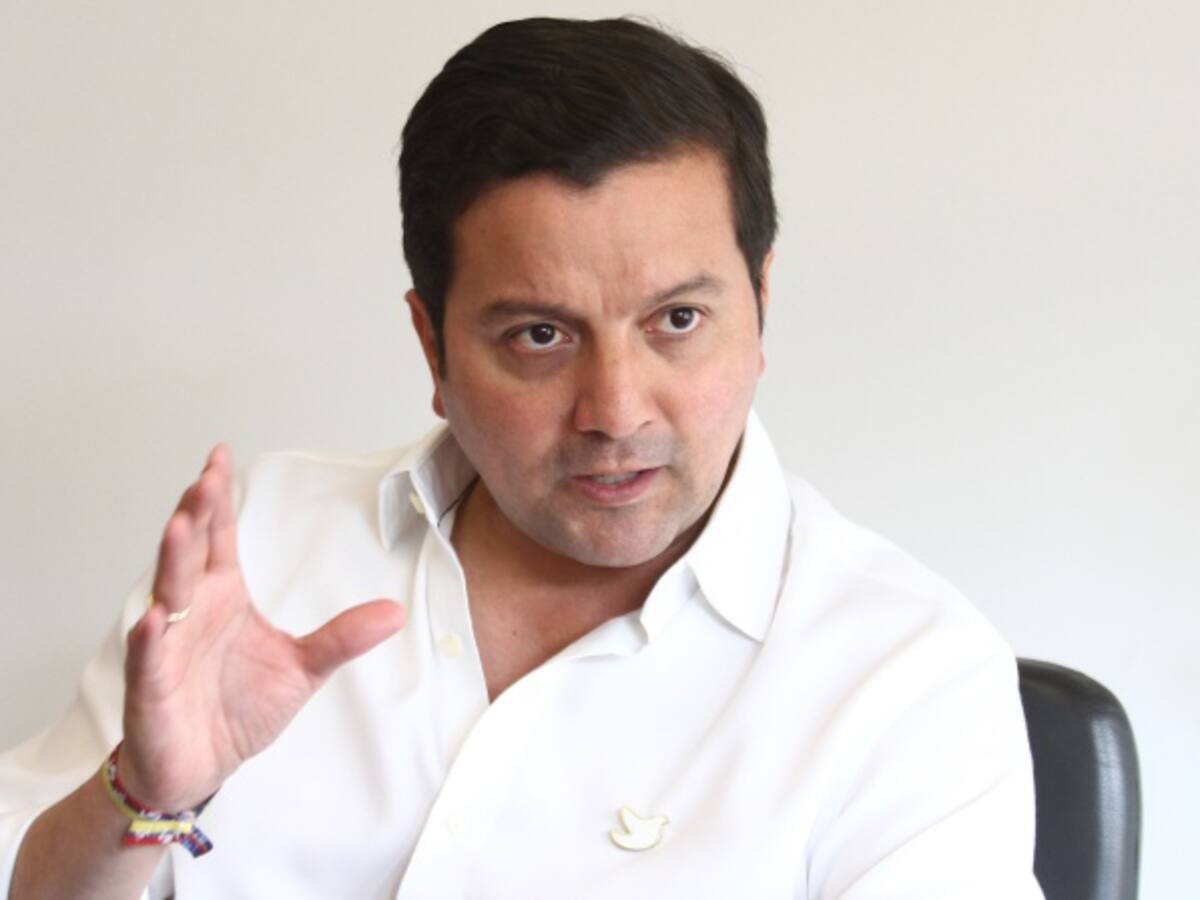 Senador David Luna denuncia que fue víctima de robo en su vivienda