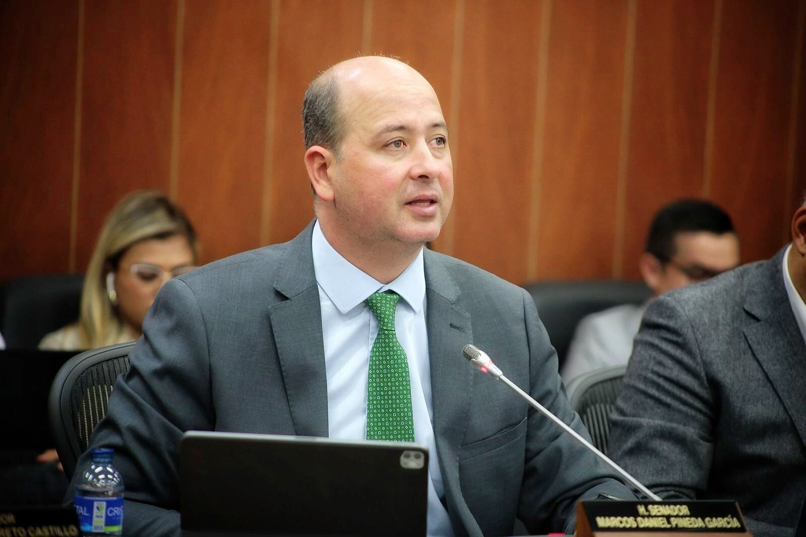 senador Marcos Daniel Pineda. Foto: prensa Congreso.