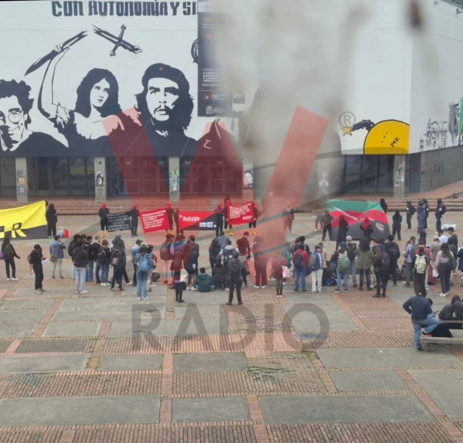 Encapuchados en la Universidad Nacional. Foto: Suministrada