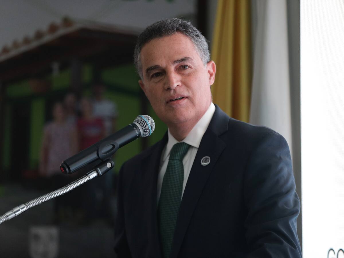 Aníbal Gaviria es el candidato presidencial único de “La Fuerza de las Regiones” para el 2026