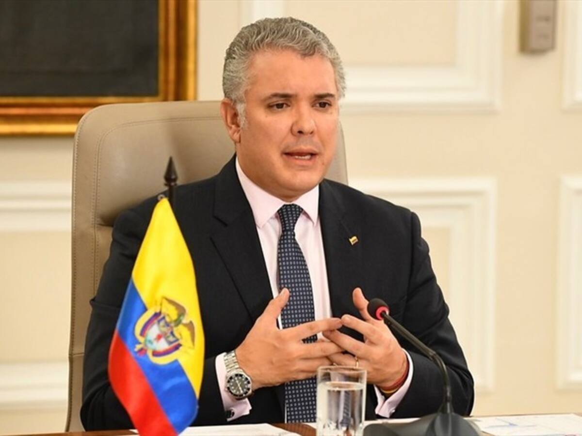 Perfilar periodistas, políticos y funcionarios debe ser sancionado: Iván Duque