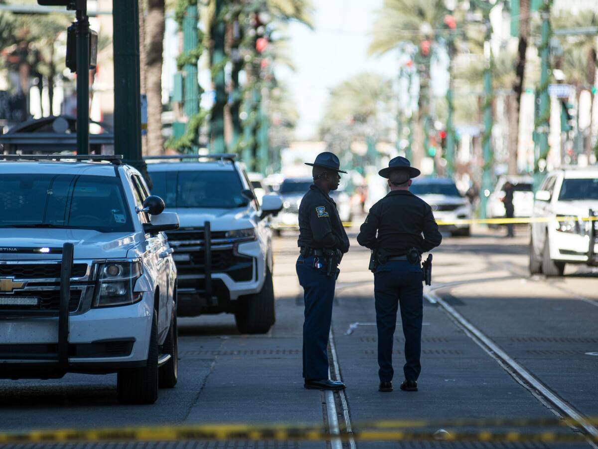 FBI dice que responsable del atropello en Nueva Orleans tenía bandera de ISIS en vehículo