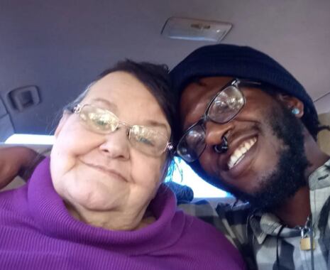 Kathi Jenkins Y Devaughn Aubrey. Foto: Instagram @devaughnfirebornstarchild