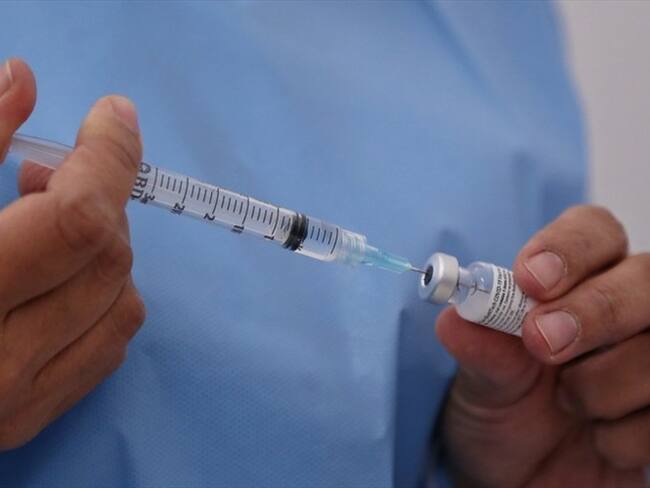 Cerca de 500 adultos mayores en el Magdalena se han negado a recibir la vacuna . Foto: Colprensa