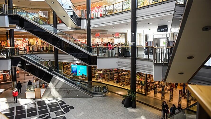 Proponen que centros comerciales vuelvan a operar bajo estrictas reglas de juego. Foto: Getty Images