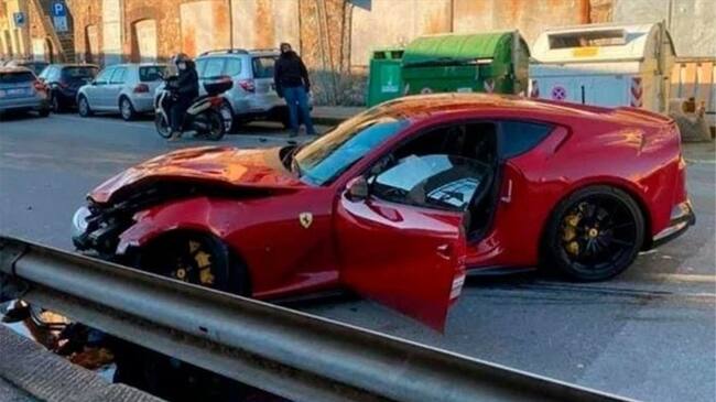 Destrozaron el Ferrari de un jugador del Genoa. Foto: Redes sociales
