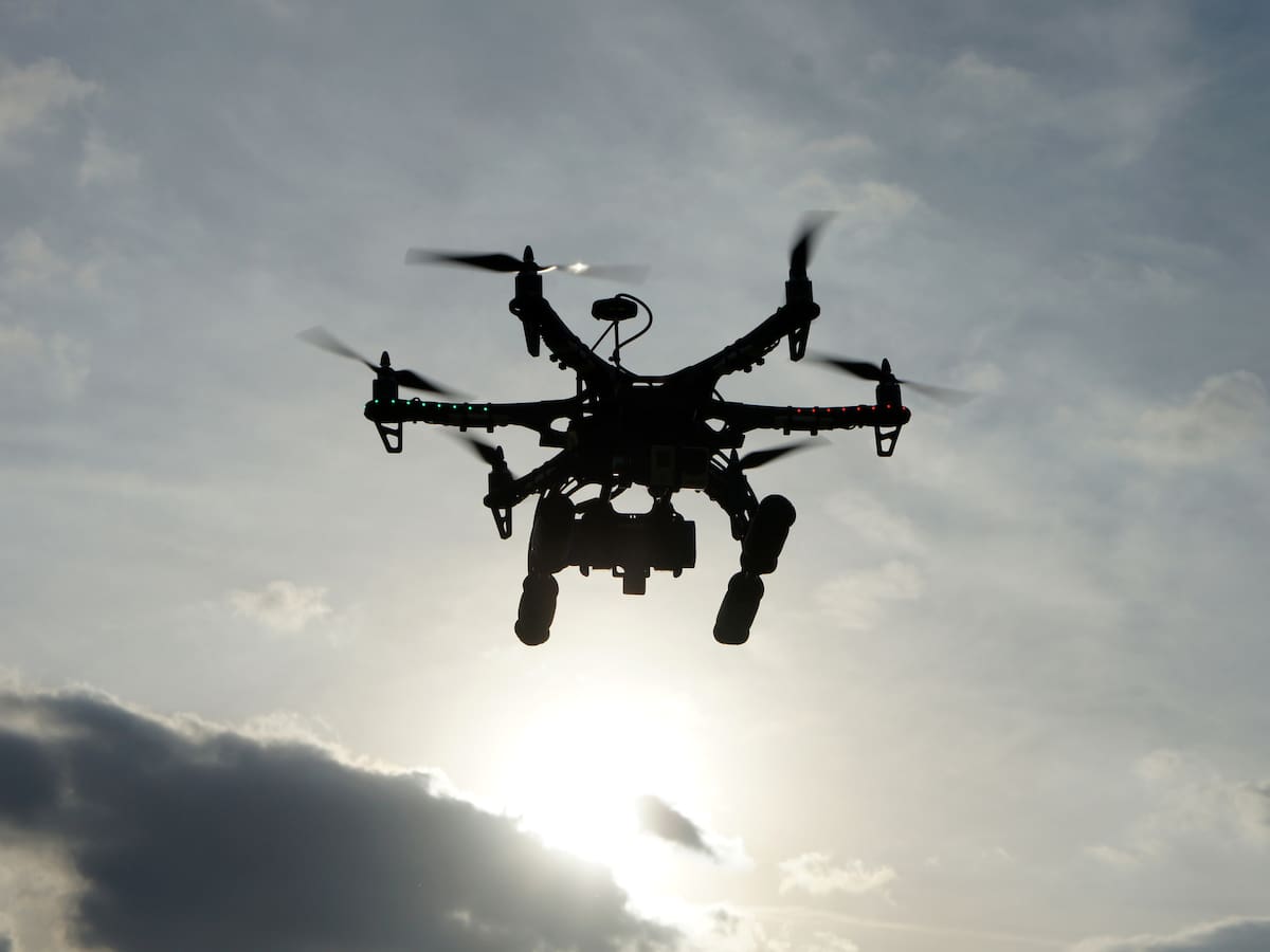 China defiende tecnología tras alerta de inteligencia sobre su posible uso por grupos armados