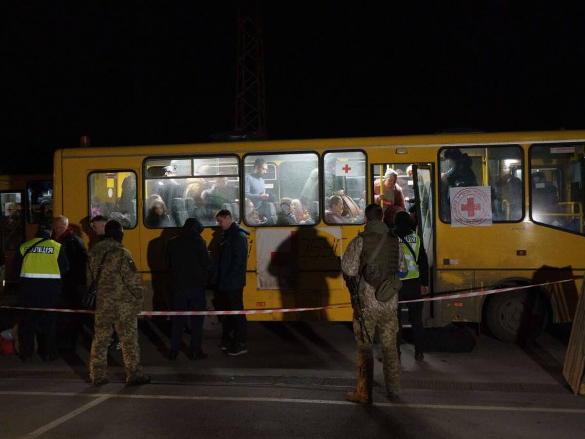 Rusia se ofrece a ayudar a evacuar a extranjeros de Mariúpol