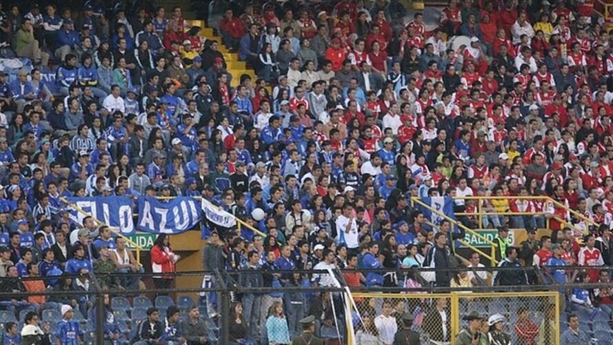 Condena por pelea entre hinchas de Millonarios y Santa Fe. Foto: Colprensa