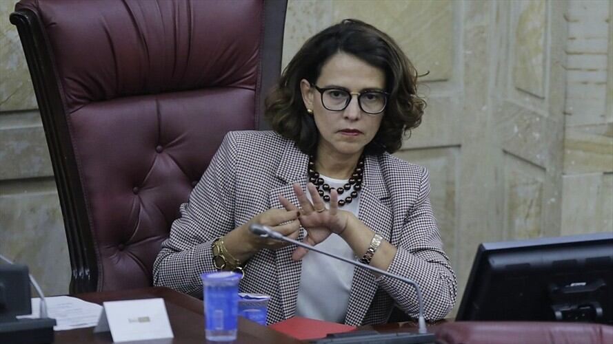 La ministra del Interior, Nancy Patricia Gutiérrez, respondió a la acusación de su ausencia en el Congreso que retrasó el trámite del proyecto anticorrupción de pliegos tipo. Foto: Colprensa