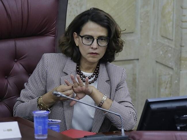 La ministra del Interior, Nancy Patricia Gutiérrez, respondió a la acusación de su ausencia en el Congreso que retrasó el trámite del proyecto anticorrupción de pliegos tipo. Foto: Colprensa