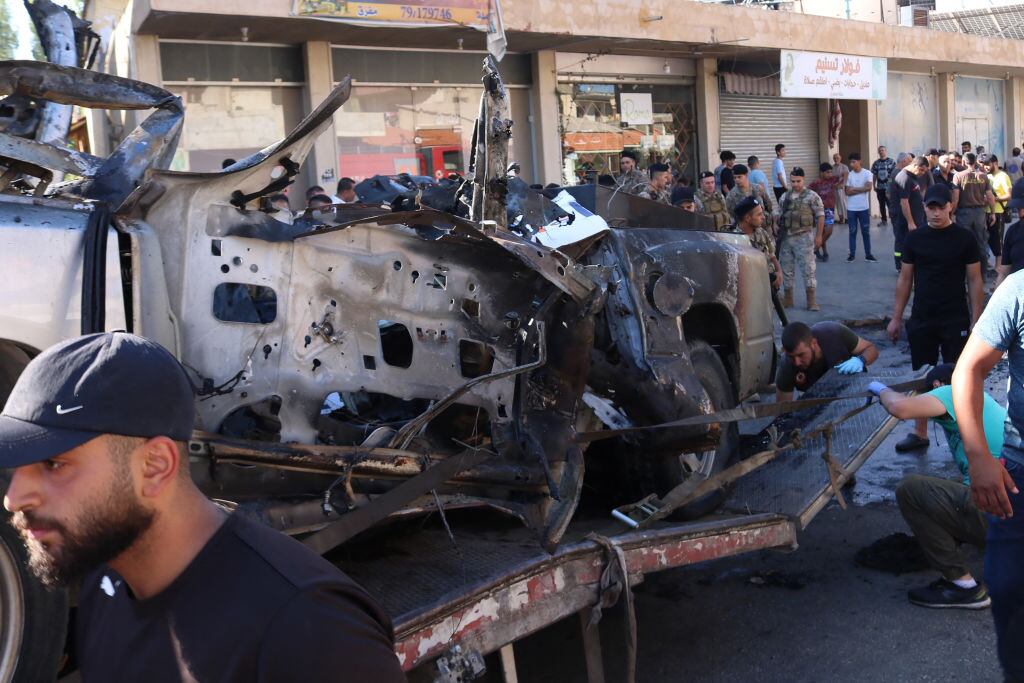 Bombardeos israelíes contra vehículos en Líbano. Foto: by HASSAN JARRAH/AFP via Getty Images