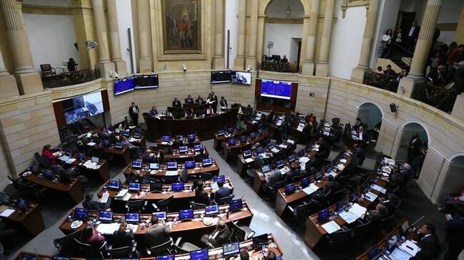 El partido Cambio Radical radicó un proyecto de ley en el Congreso de la República para reglamentar la consulta previa. Foto: Colprensa