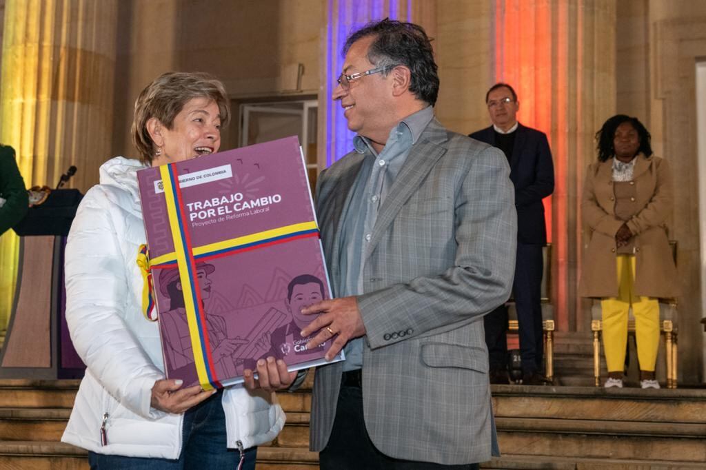 Ministra del Trabajo, Gloria Inés Ramírez, y el presidente de la República, Gustavo Petro. Foto: Presidencia de la República.