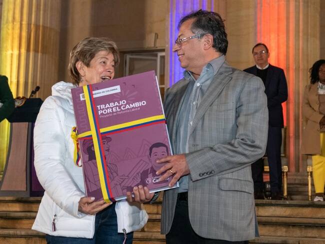 Ministra del Trabajo, Gloria Inés Ramírez, y el presidente de la República, Gustavo Petro. Foto: Presidencia de la República.