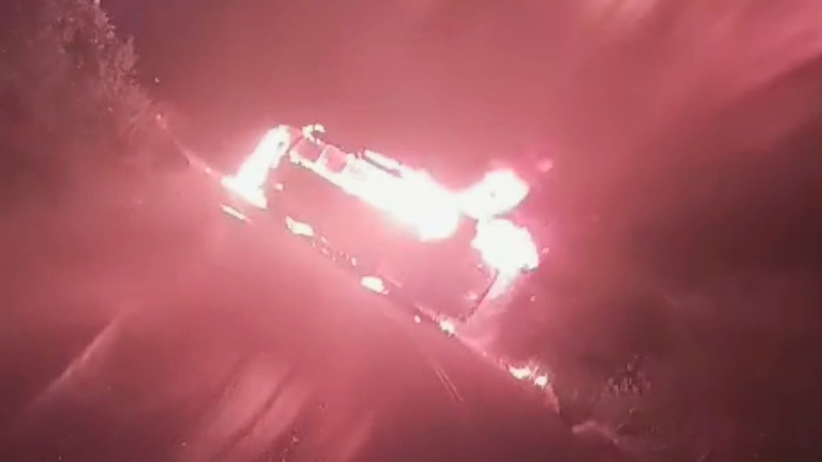 Incineraron un bus en la vía Panamericana al sur del Cauca