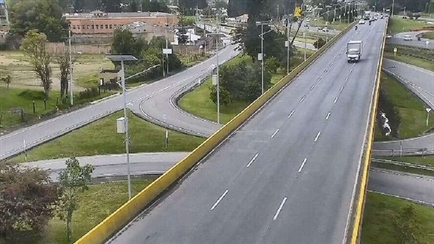 Conductor que ocasionó caída de un ciclista desde un puente quedó libre. Foto: Colprensa / REDES SOCIALES