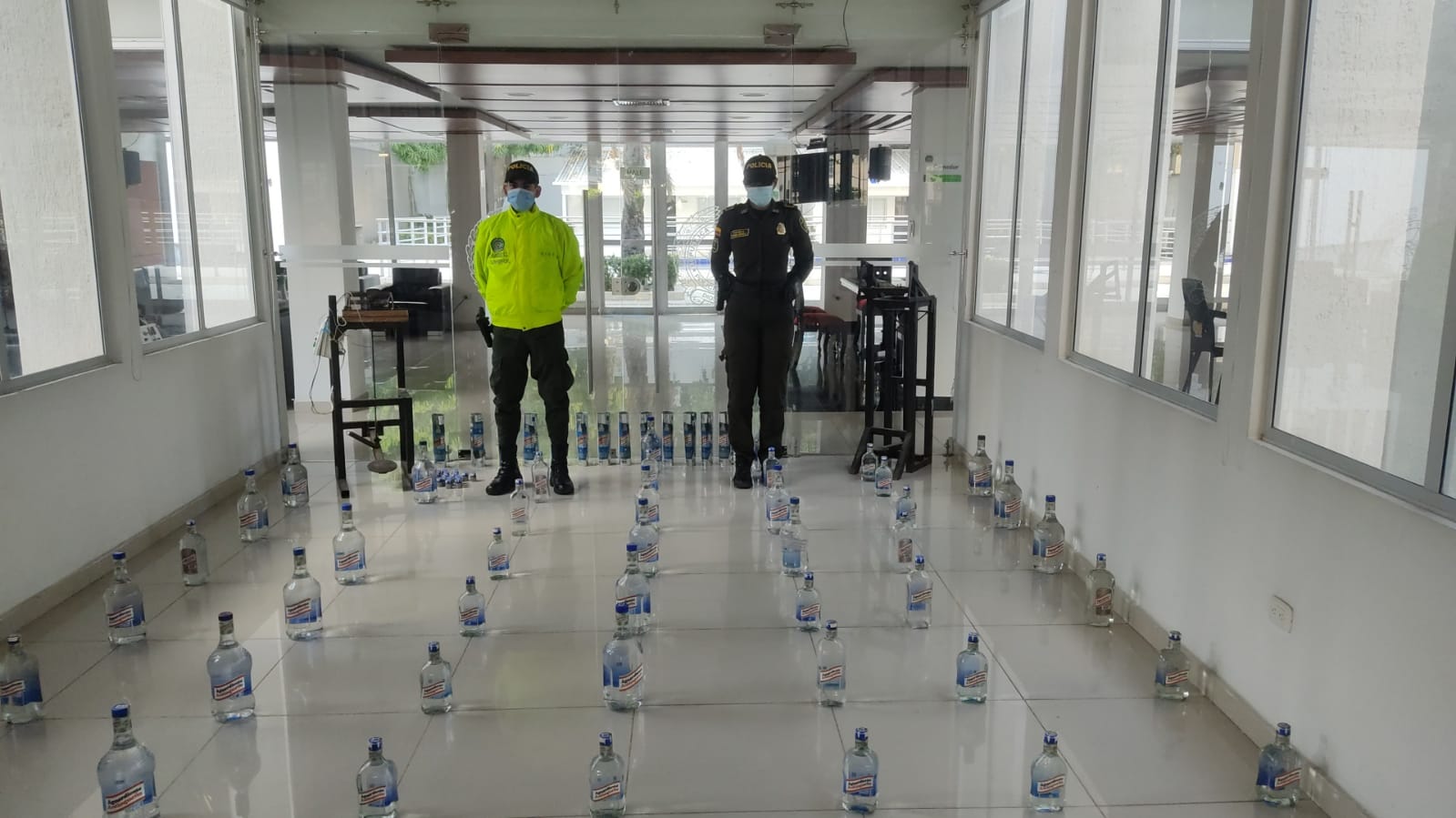 Licor adulterado incautado en Santa Marta