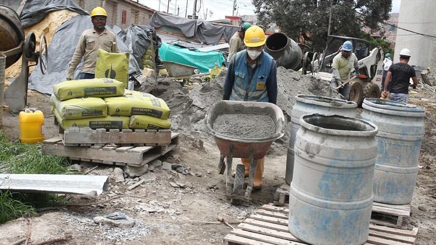 El secretario de Educación de Boyacá, Juan Carlos Martínez, advirtió que el convenio se firmó hace dos años y la obra más avanzada no llega al 30% de ejecución. Foto: Colprensa