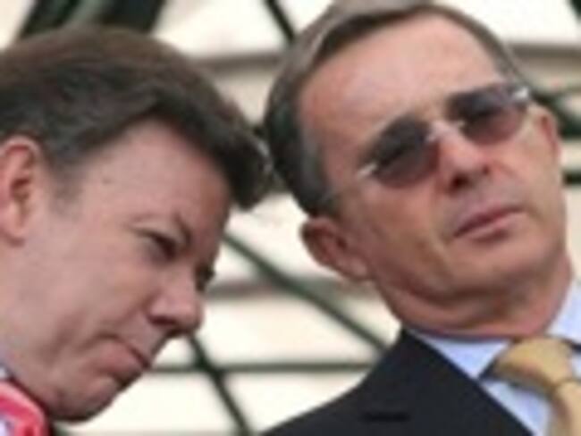 Juan Manuel Santos y Álvaro Uribe. Foto: Colprensa