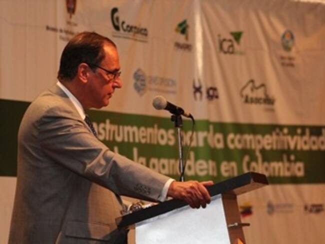 Lanzan plan para volver más competitiva la ganadería en Colombia