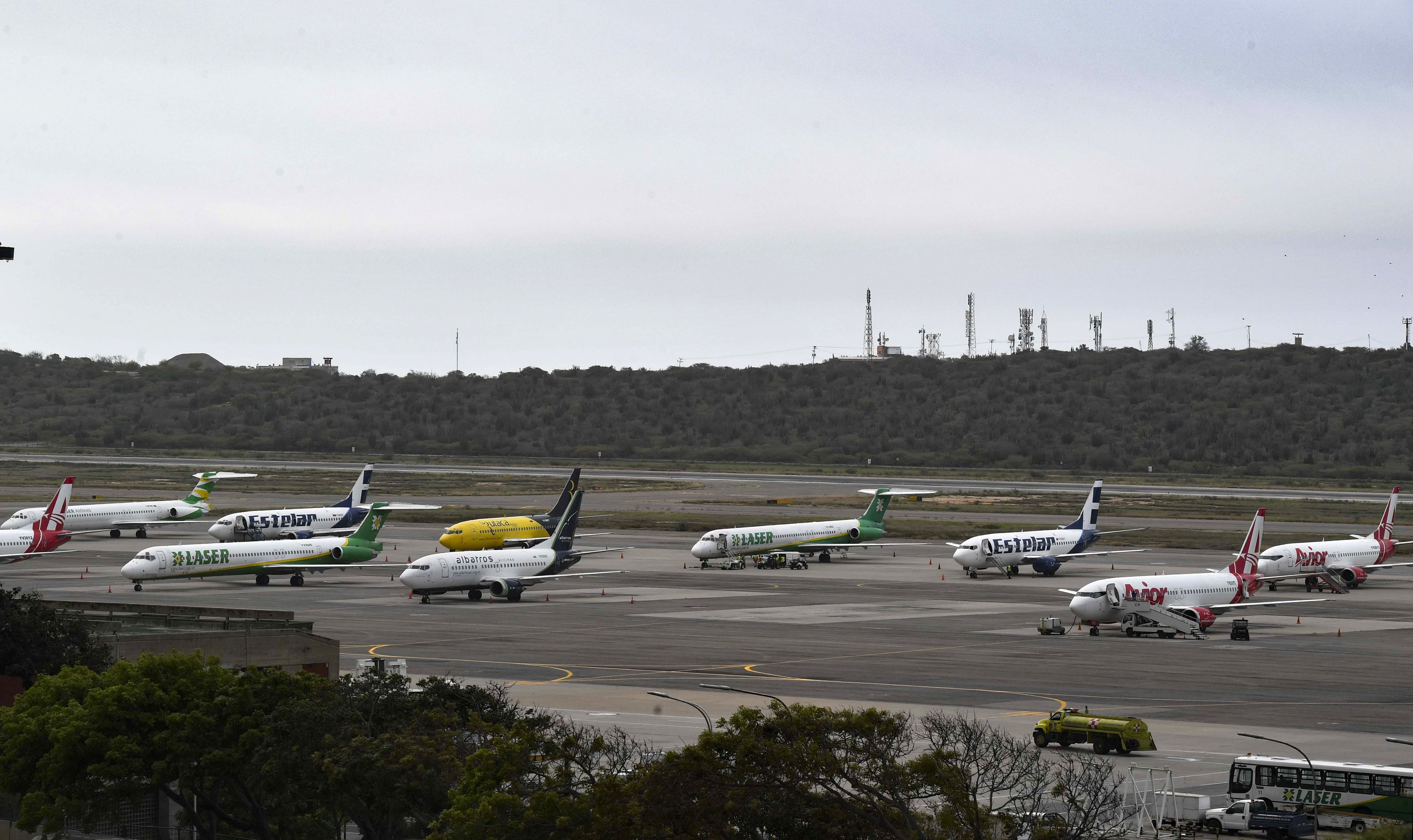 Aviones en el Aeropuerto Internacional Simón Bolívar en Maiquetía (estado Vargas al norte de Venezuela)
