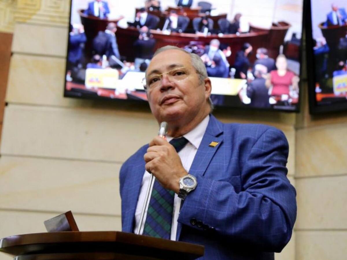 Presidente del Congreso niega vínculos con ‘Rastrojos Costeños’ que indaga Corte Suprema