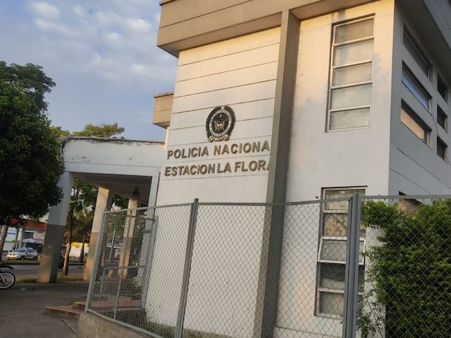 Actualmente, la estación de Policía de La Flora presenta un hacinamiento del 400%. Foto: Cortesía.