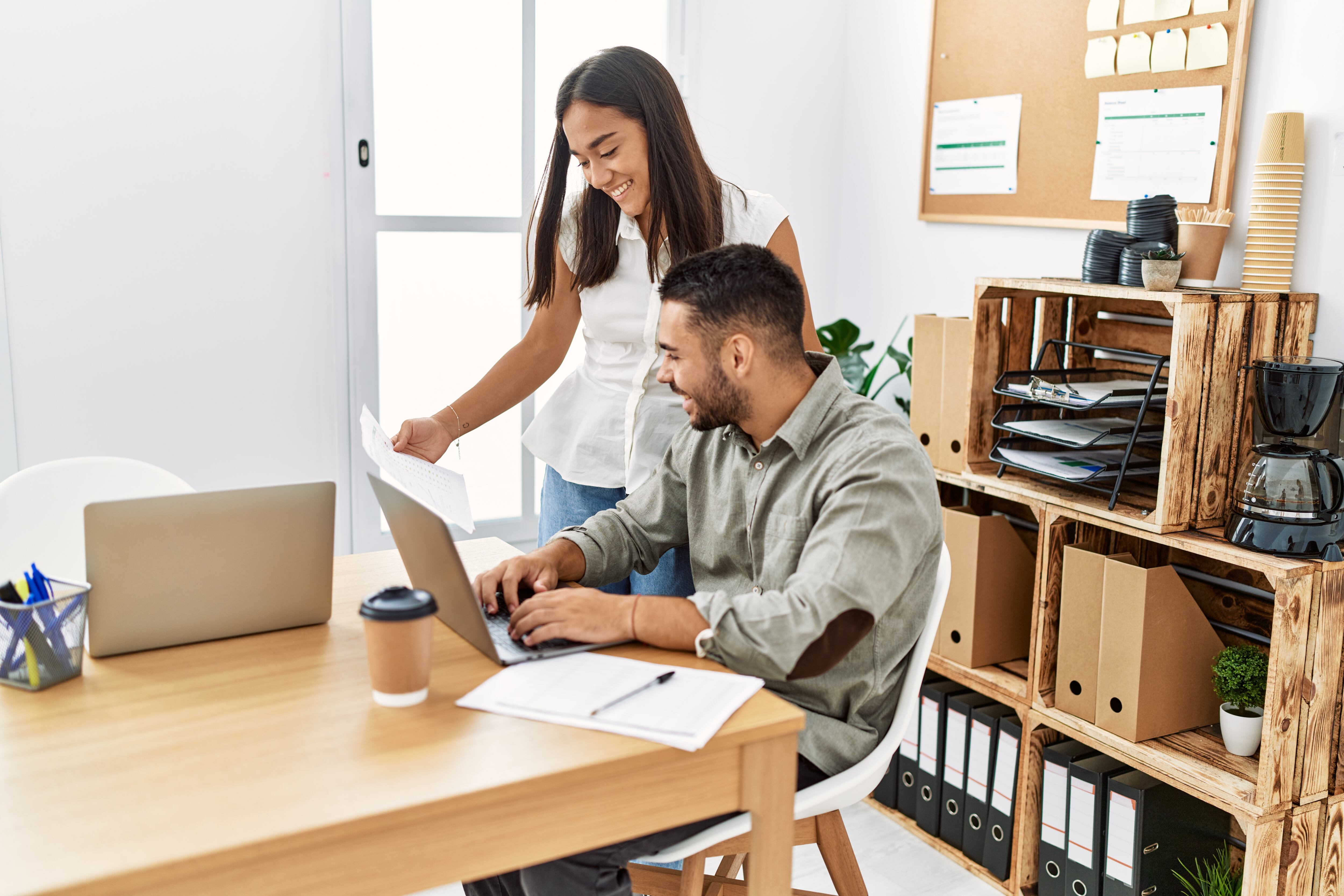 Hasta 2021, el país registraba más de 11 millones de jóvenes en edad de trabajar. Sin embargo, actualmente el 51% de ellos están excluidos de oportunidades de educación o empleo formal. | Foto: shutterstock
