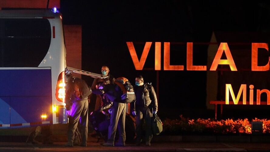 El avión que trajo a los colombianos desde Wuhan llegó a Bogotá a las 10:30 P.M.. Foto: Colprensa